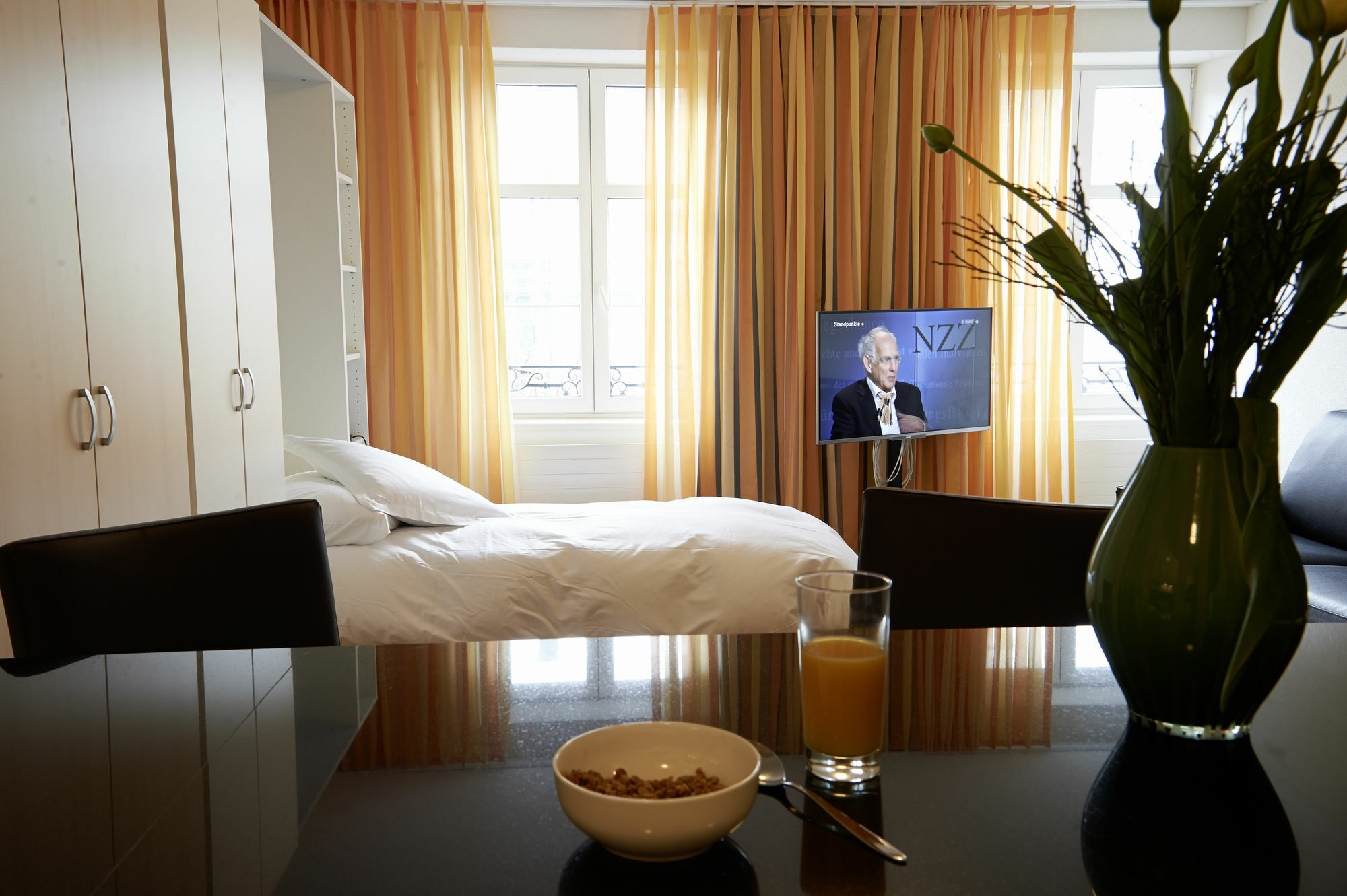 By Du Commerce Apartment